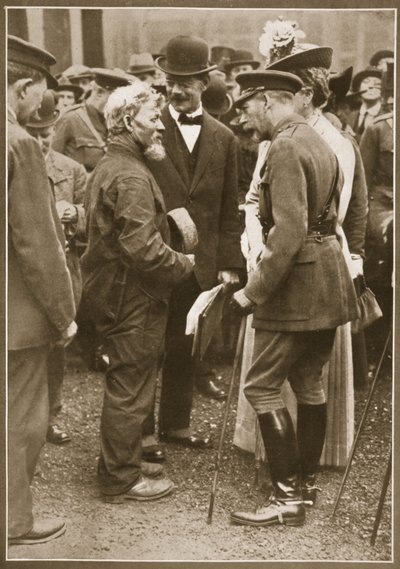 Le roi et la reine conversent avec un vieux charpentier naval à Birkenhead - English Photographer